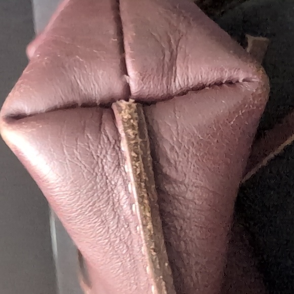 Roots Brown Leather Women's Crossbody Bag. - Picture 5 of 10